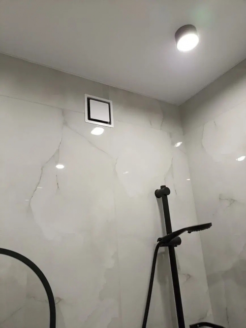 Диффузор на магнитах с вентилятором для потолков ТД100 черно-белый квадратный 100 мм